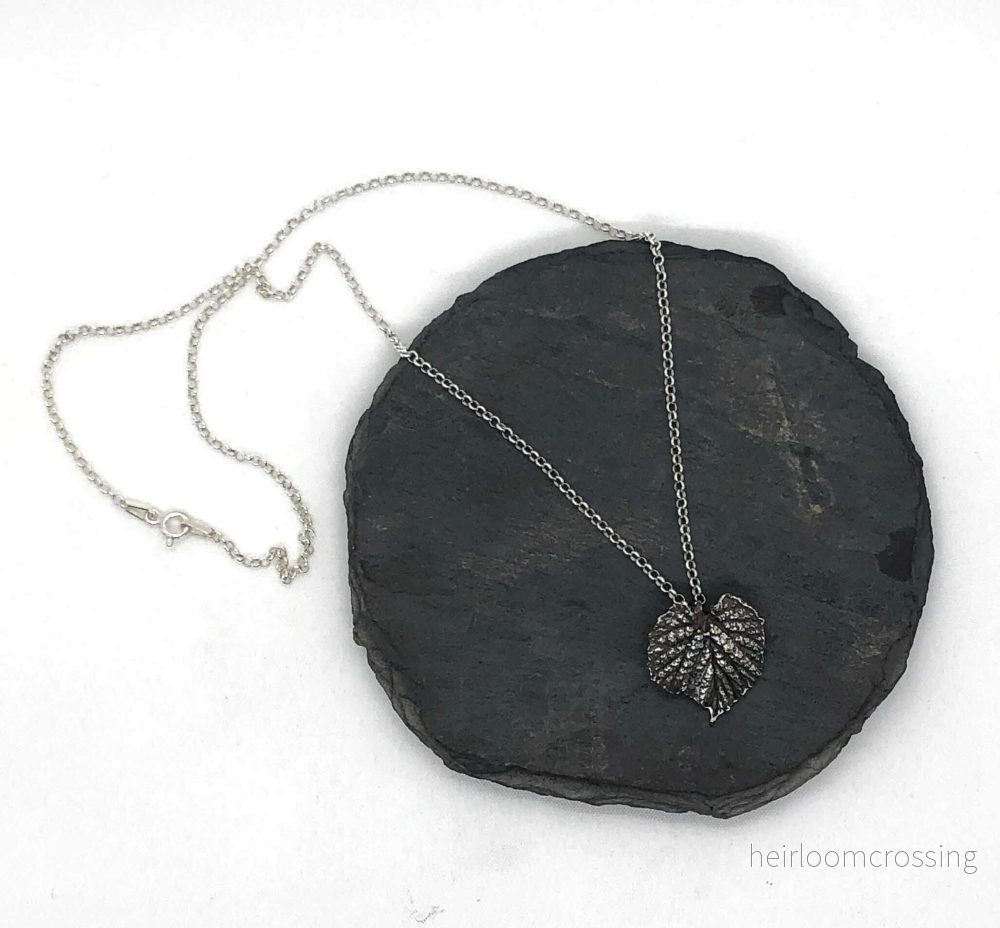 Silverhalsband med löv - handgjort - Bild 3