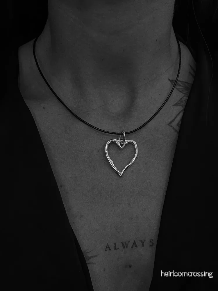 HALSBAND WAVY HEART MEDIUM