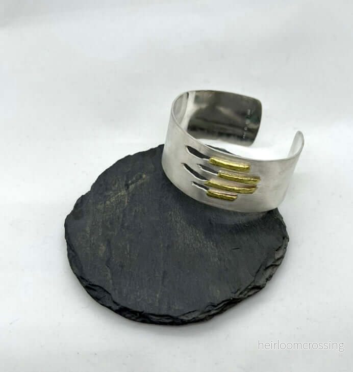 Stelt brett silverarmband med fina detaljer - Bild 3