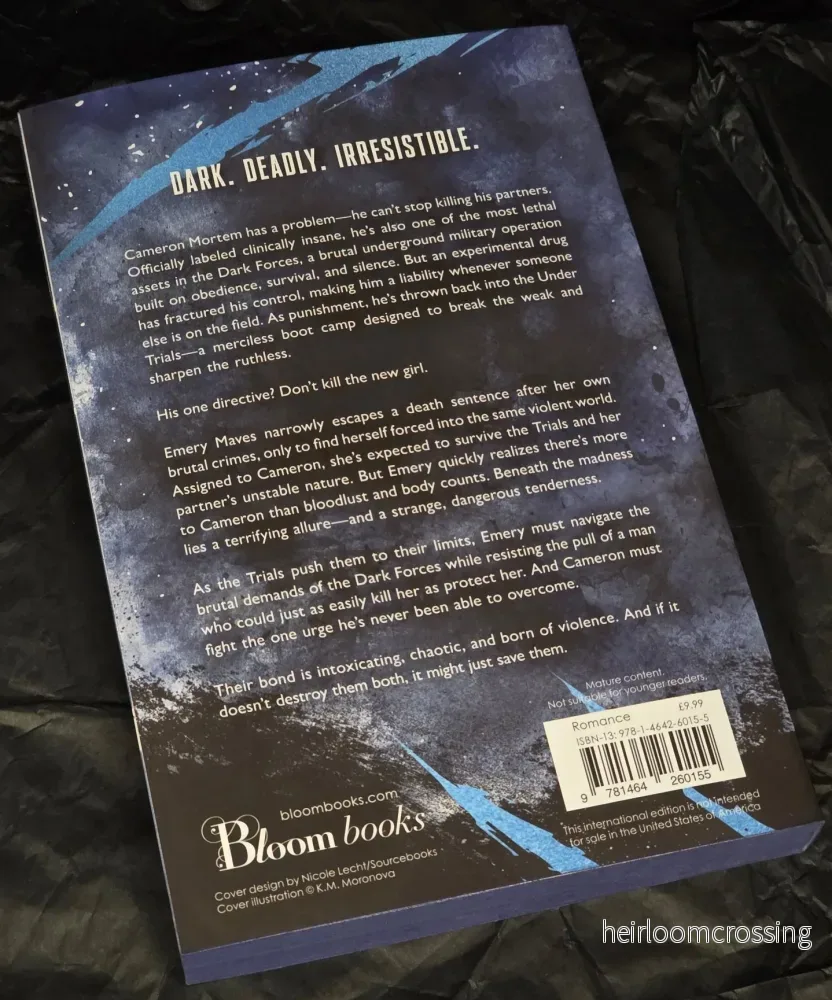 Your Knife, My Heart (Dark Forces #1), by K.M. Moronova (softback, english edition) - Bild 2
