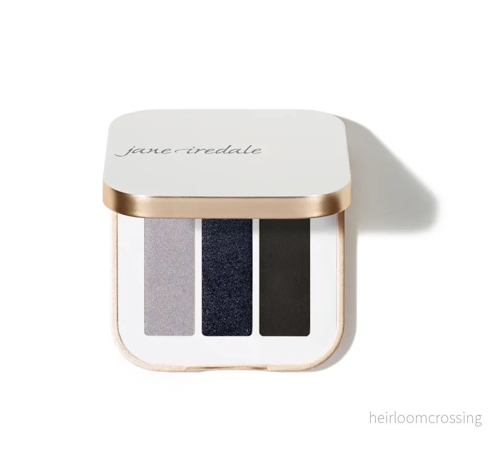 Eye shadows trippel Blue Hour Eye shadows trippel Blue Hour