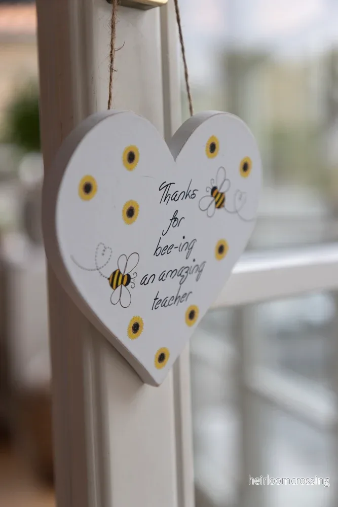 Skylt ”Thanks for bee-ing an amazing teacher” Skylt ”Thanks for bee-ing an amazing teacher”