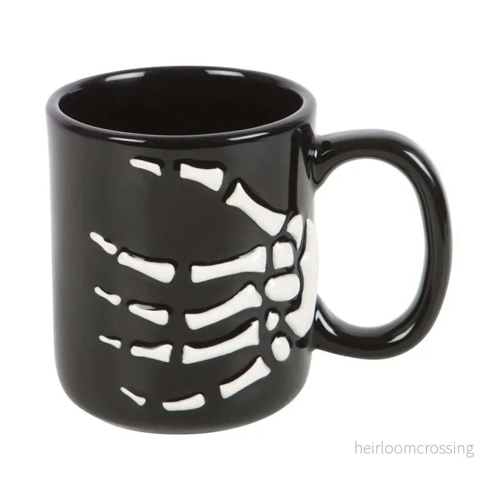 Skeleton Hand Ceramic Mug – Gotisk keramikmugg med skeletthand - Bild 2