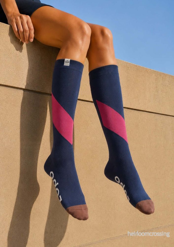 THE EQUESTRIAN SPORT SOCKS – ROYAL BLUE + DIAGONAL CHERRY PINK THE EQUESTRIAN SPORT SOCKS – ROYAL BLUE + DIAGONAL CHERRY PINK