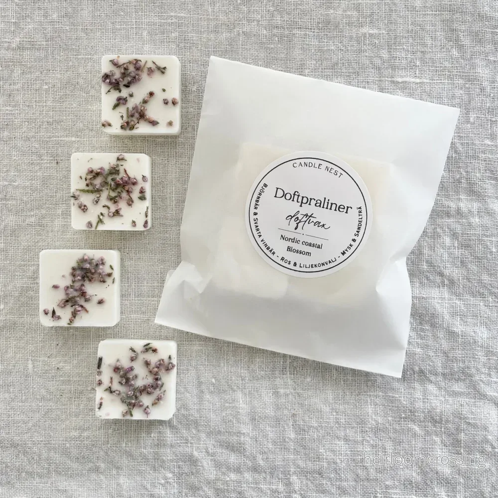 Doftvax – björnbär & liljekonvalj för aromalampa – Nordic Coastal Blossom (4 Doftpraliner™)