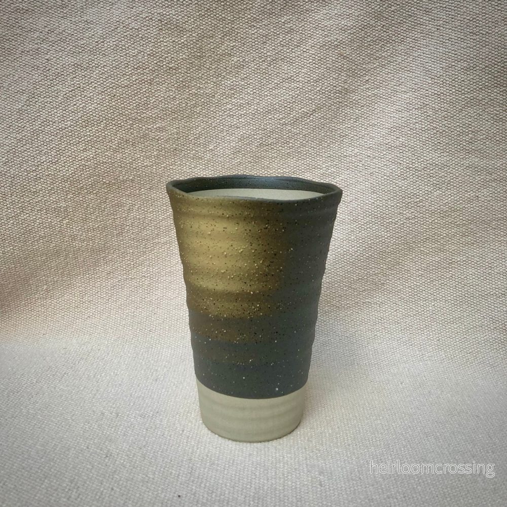 Ölglass i keramik grå-beige Ölglass i keramik grå-beige