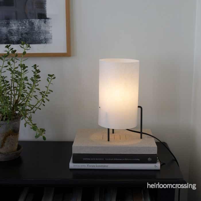 Trefot bordslampa - Bild 3