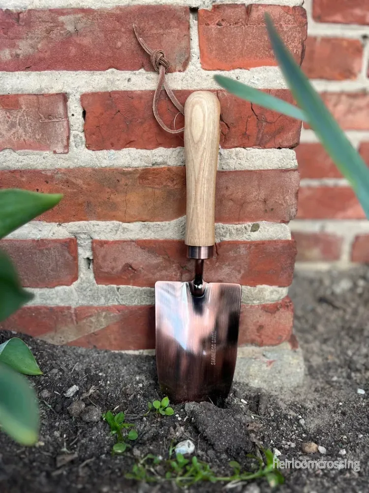 Plantskyffel (trähandtag och koppar) - Bild 2
