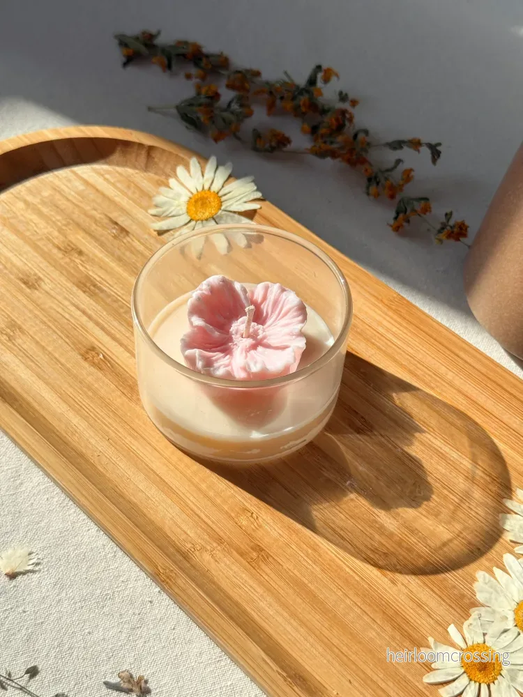 Blush Blossom Soy Candle | Handmade Floral Glass Jar Candle with Essential Oils - Bild 2