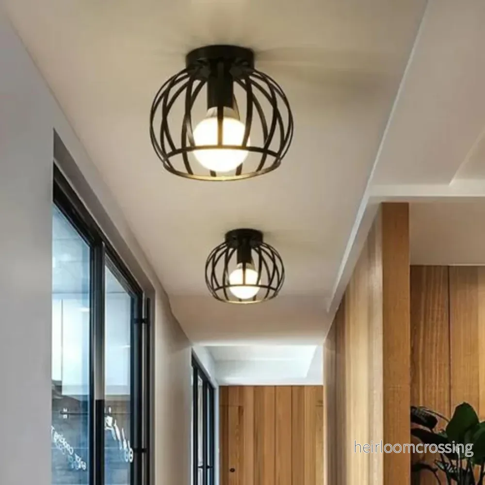 Trendig industriell taklampa med öppen design - ForgeLight