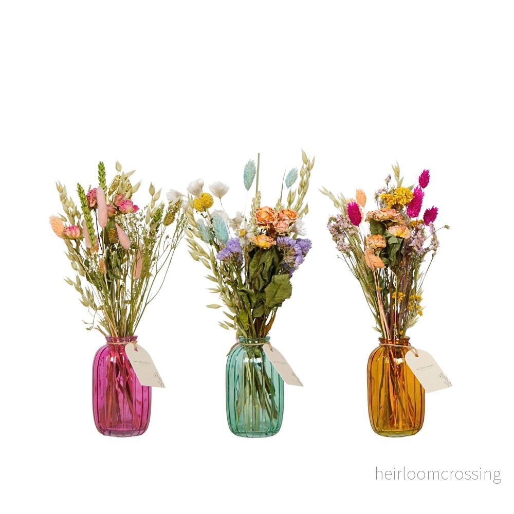Torkade blommor i glasflaska – flera färger