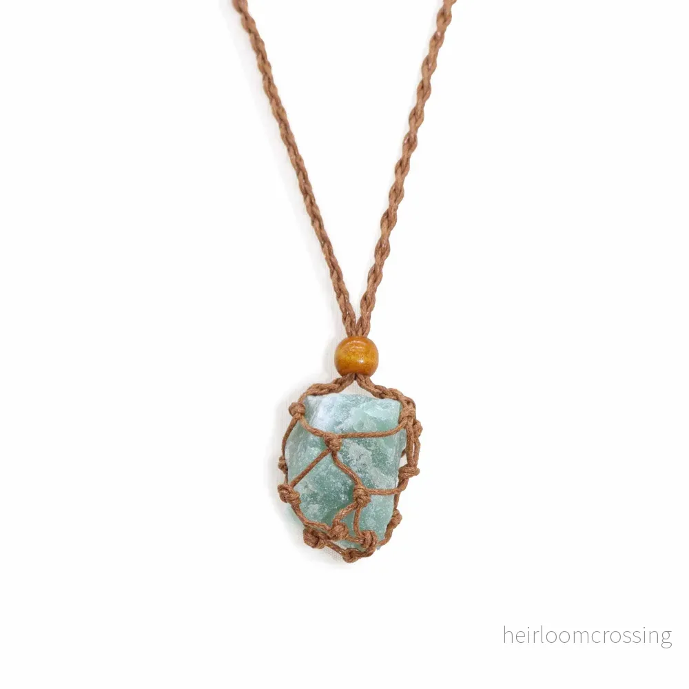 Makraméhalsband med Träpärlor – Brun