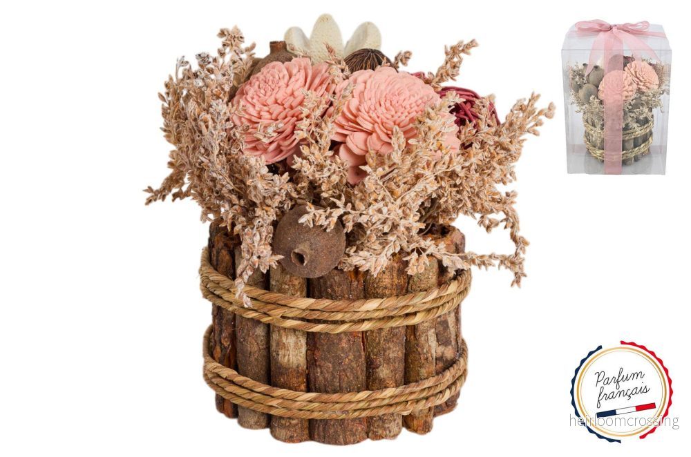 Doftande bukett med torkade rosa rosor Doftande bukett med torkade rosa rosor