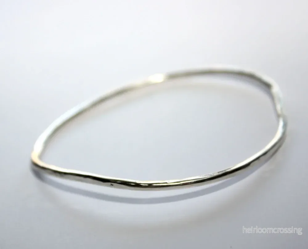 Stelt tunt silverarmband bangle Edgy