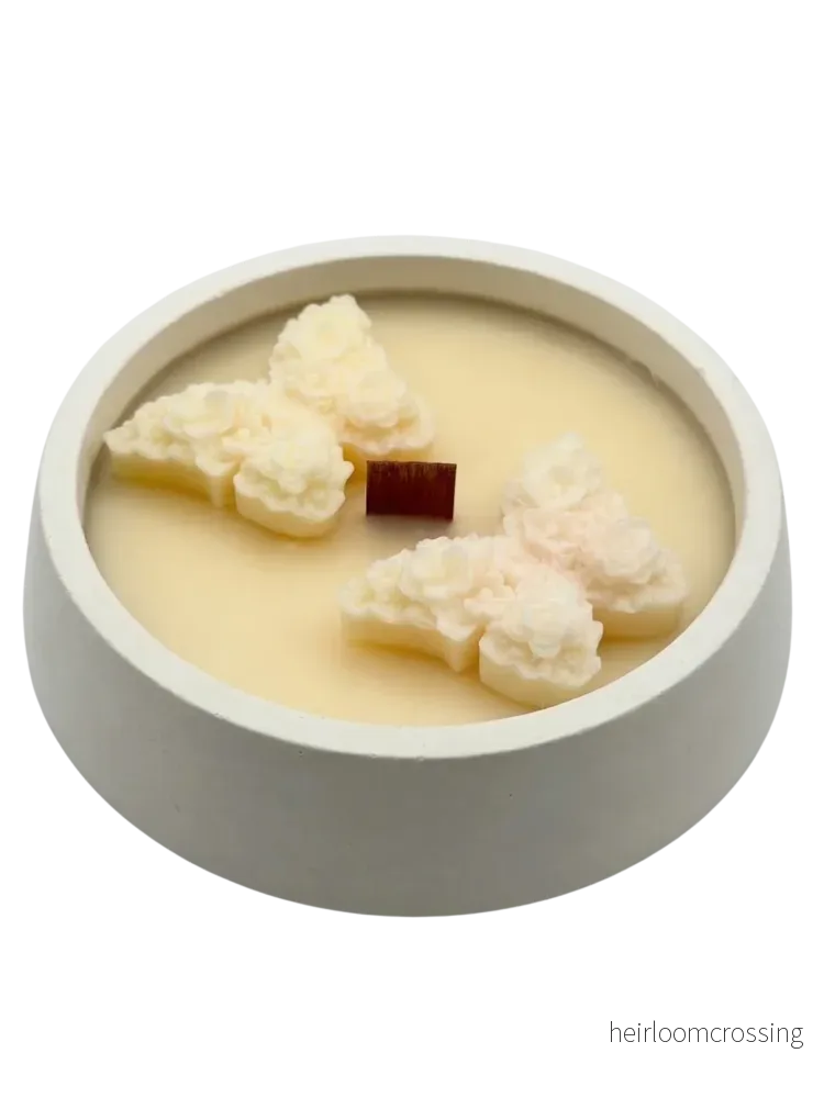Scandinavian Meadow" Handcrafted Oval Botanical Plaster Candle