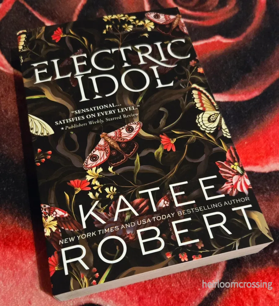 Electric Idol (Dark Olympus #2), by Katee Robert (softback, english edition)
