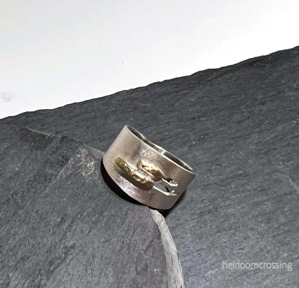 Bred silverring Klös med fina detaljer Bred silverring Klös med fina detaljer
