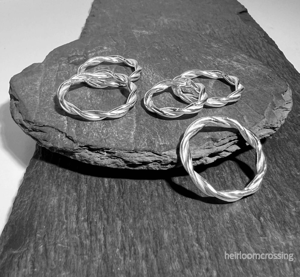 Tunn silverring Oliva – tvinnad Tunn silverring Oliva – tvinnad
