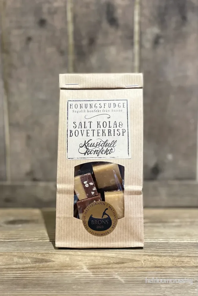 Honungsfudge Salt kola & Bovetekrisp Honungsfudge Salt kola & Bovetekrisp
