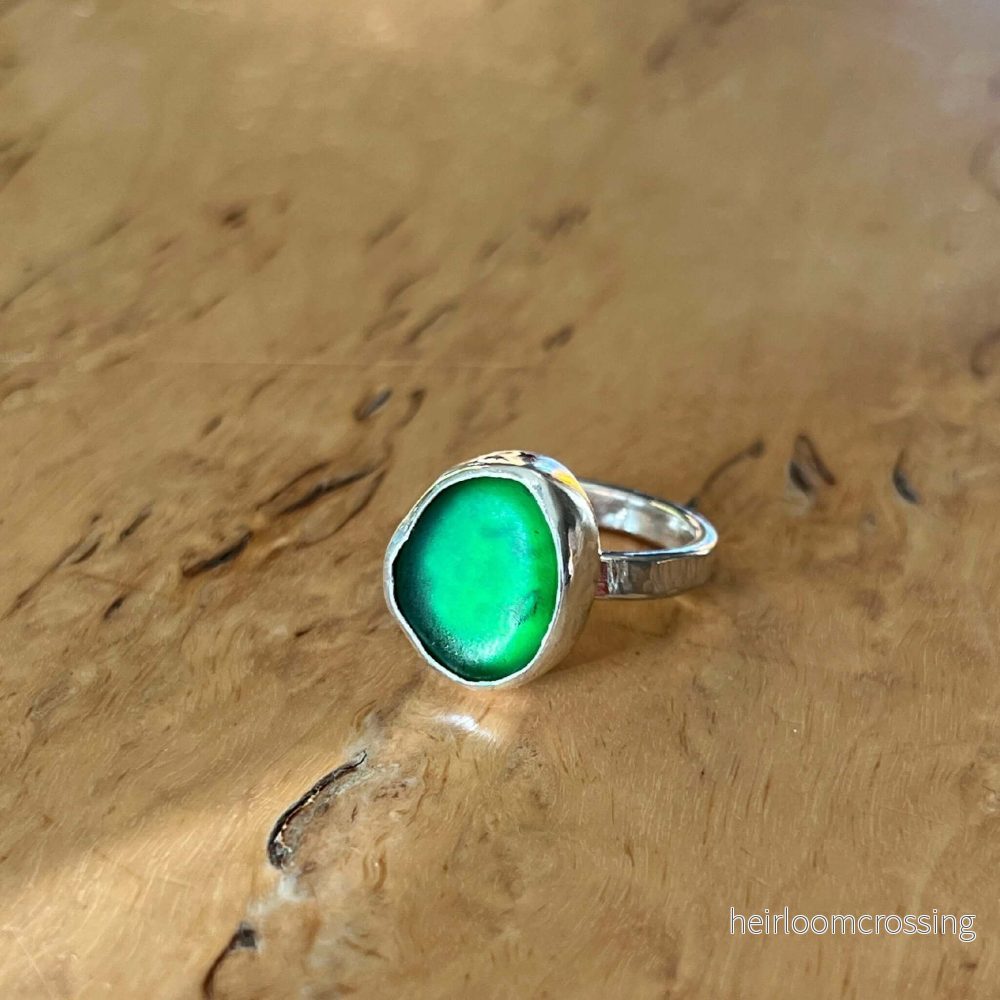 Silverring med grönt strandglas Silverring med grönt strandglas