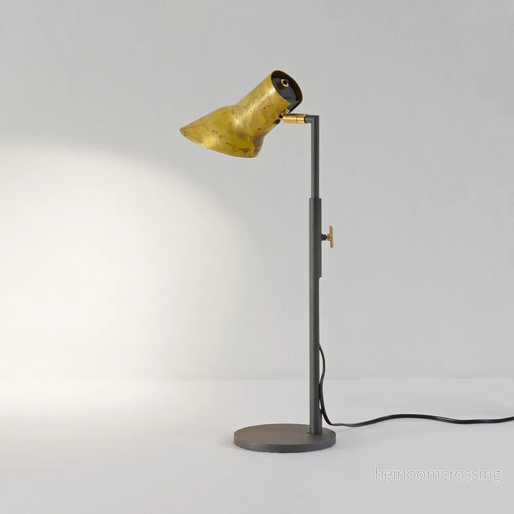 Q10 bordslampa