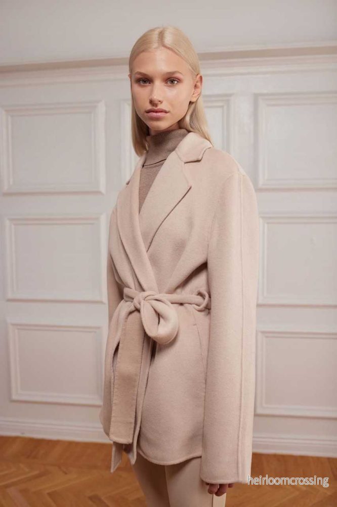 Alessia Omlottkappa Taupe Alessia Omlottkappa Taupe