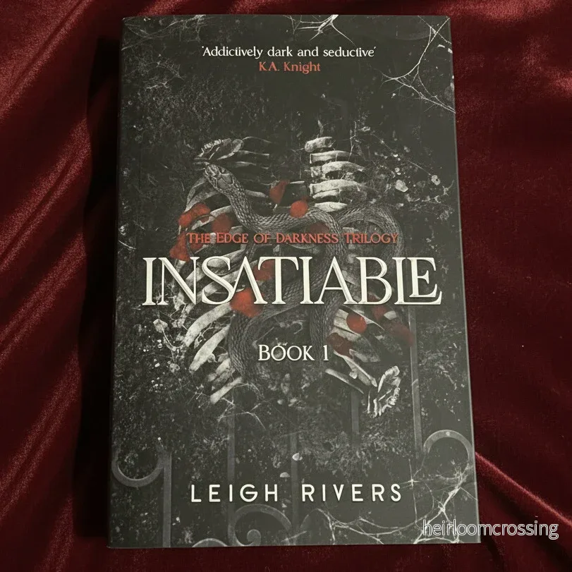 Insatiable (Edge of Drakness #1) (Deluxe Edition), by Leigh RIvers (softback, english edition) Insatiable (Edge of Drakness #1) (Deluxe Edition), by Leigh RIvers (softback, english edition)
