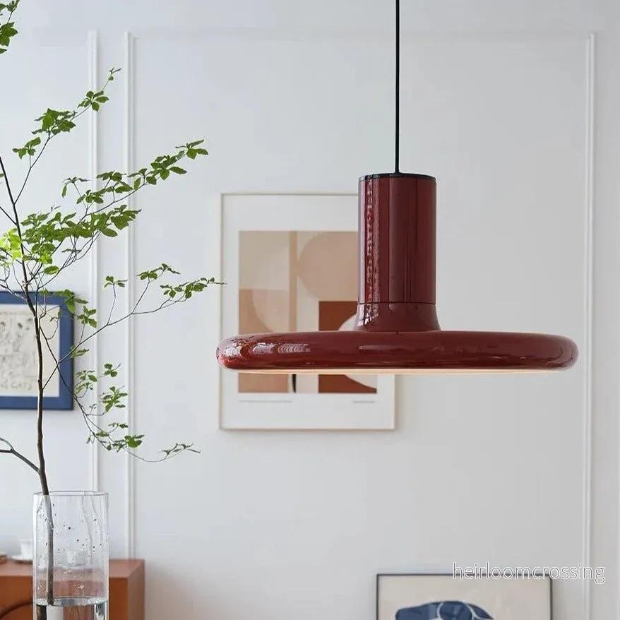 Pendellampa i mörkröd retrodesign – tefatsformad taklampa - Bild 3