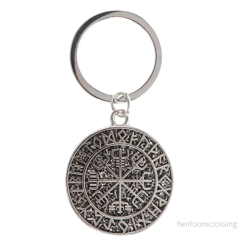 Vegvísir-nyckelring – symbol för vägledning Vegvísir-nyckelring – symbol för vägledning