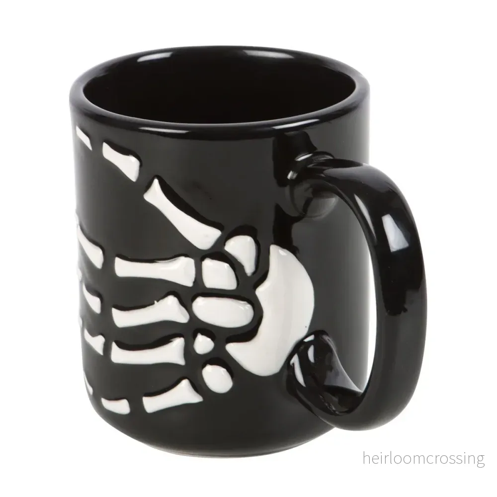 Skeleton Hand Ceramic Mug – Gotisk keramikmugg med skeletthand - Bild 3