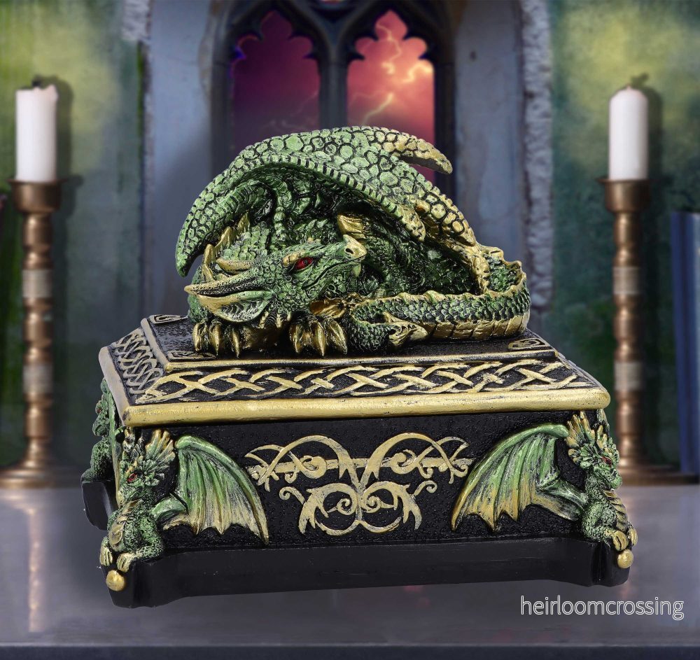 Emerald Hoard Dragon Box – Handmålad skattkista