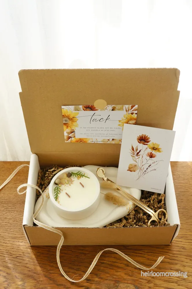 Presentbox med botaniskt doftljus, ljusfat & vektång - Bild 2