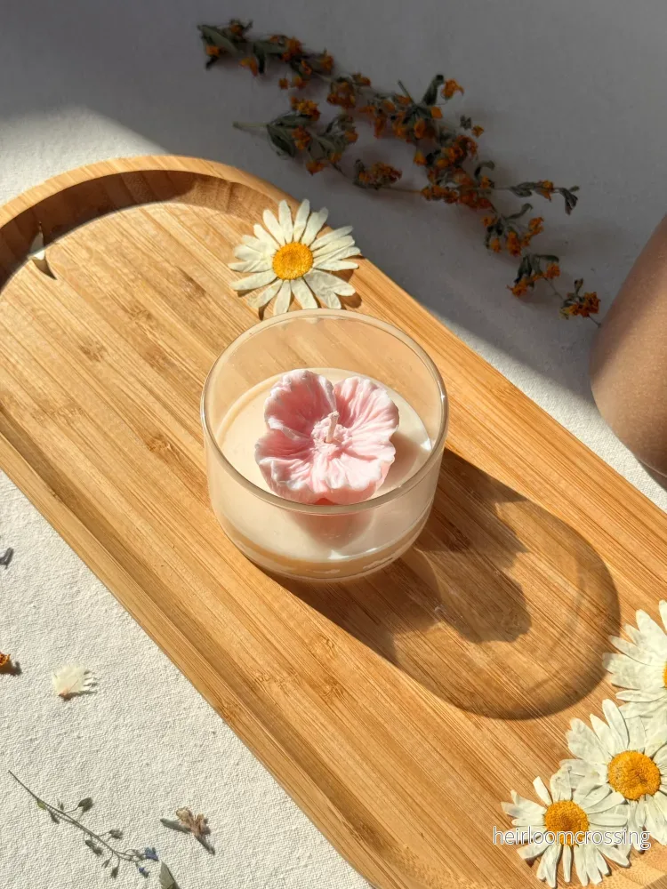 Blush Blossom Soy Candle | Handmade Floral Glass Jar Candle with Essential Oils - Bild 3