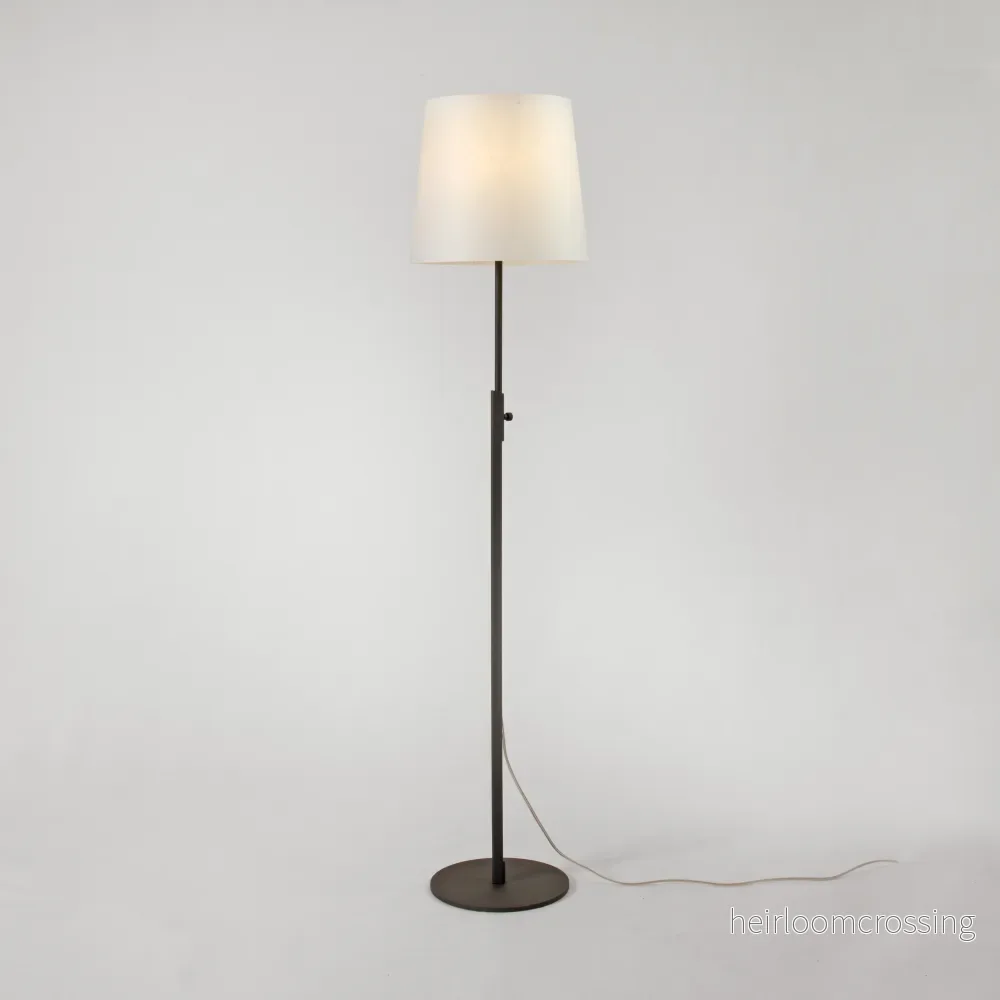 Vega golvlampa rak Vega golvlampa rak