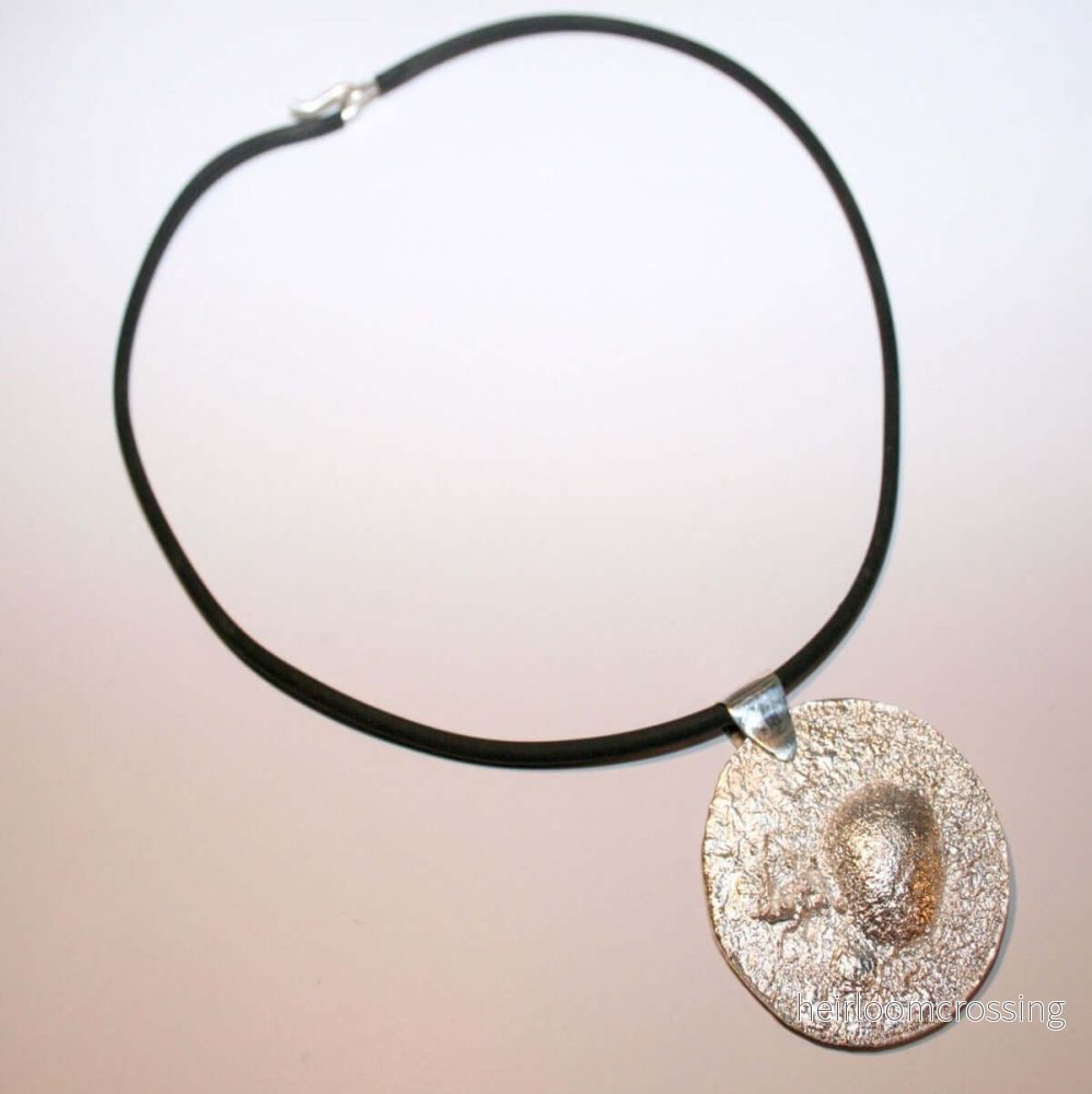 Unikt silverhalsband Månyta