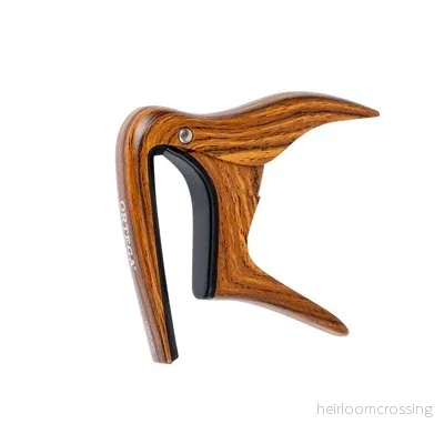 Capo, Curved – För akustisk gitarr