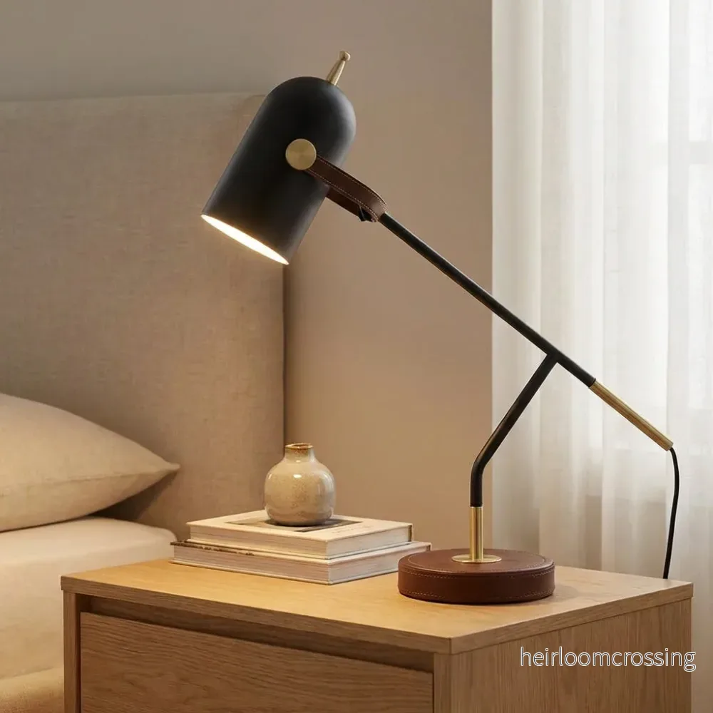 Skrivbordslampa med justerbar arm - Deskora
