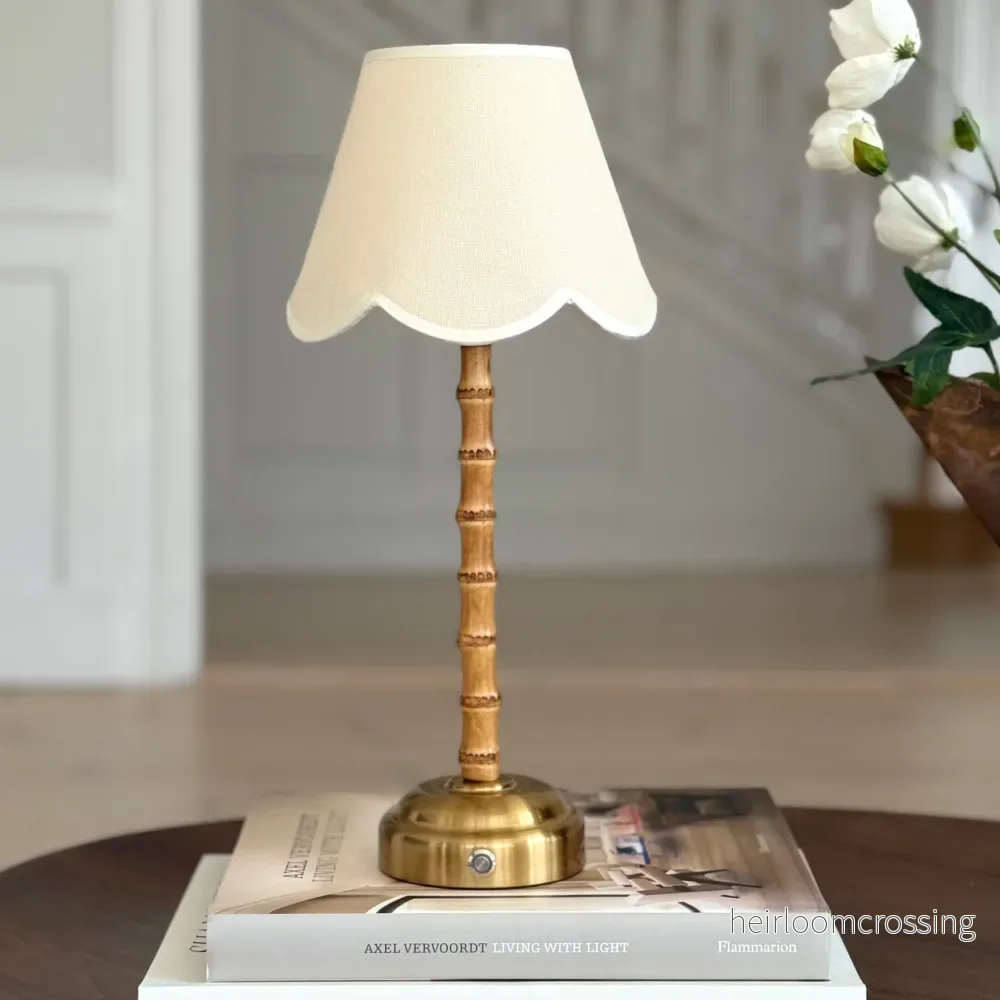 Antibes – Rechargeable Table Lamp (White Scallop)