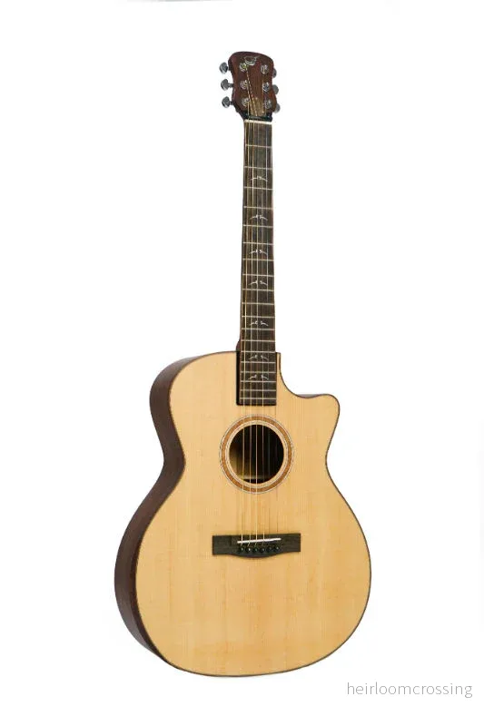 Solid Sitka / Mahogny GA Cutaway Resegitarr Solid Sitka / Mahogny GA Cutaway Resegitarr