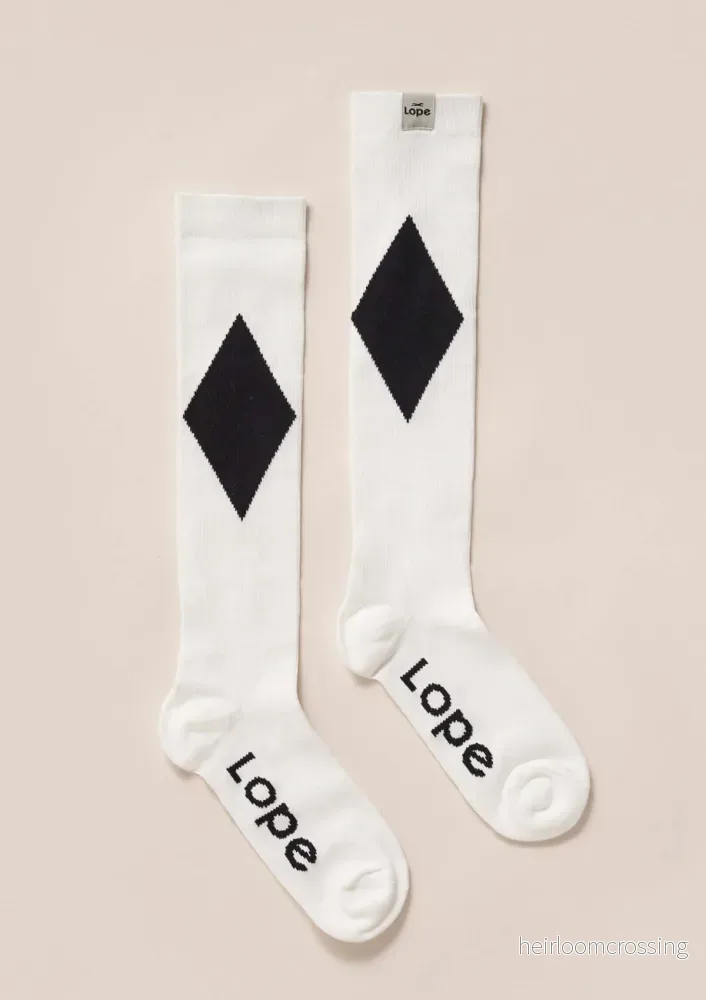 COMPETITION SOCKS med KOMPRESSION  – WHITE + BLACK DIAMOND
